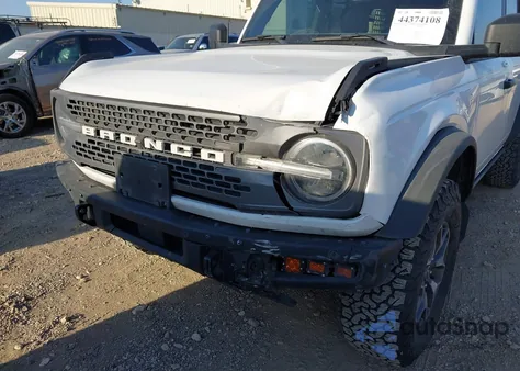 2022 Ford Bronco Badlands z USA, uszkodzony, nr VIN 1FMEE5DP8NLB51133